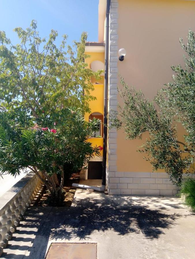 Apartment M&M Gornji Karin Exterior photo